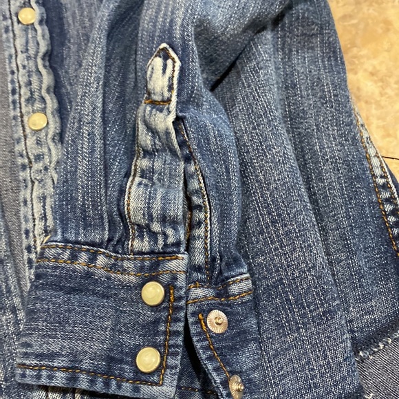 Kids medium wrangler denim shirt with snap buttons (551/1) - Picture 5 of 11